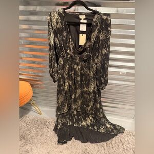 Elan black and gold long dress NWT size medium